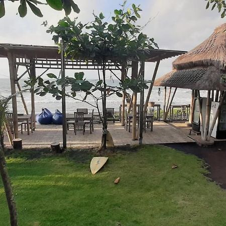 Keramas Surf Hostel Екстер'єр фото